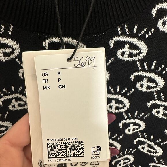 H&M Disney Shirt - Picture 3 of 8